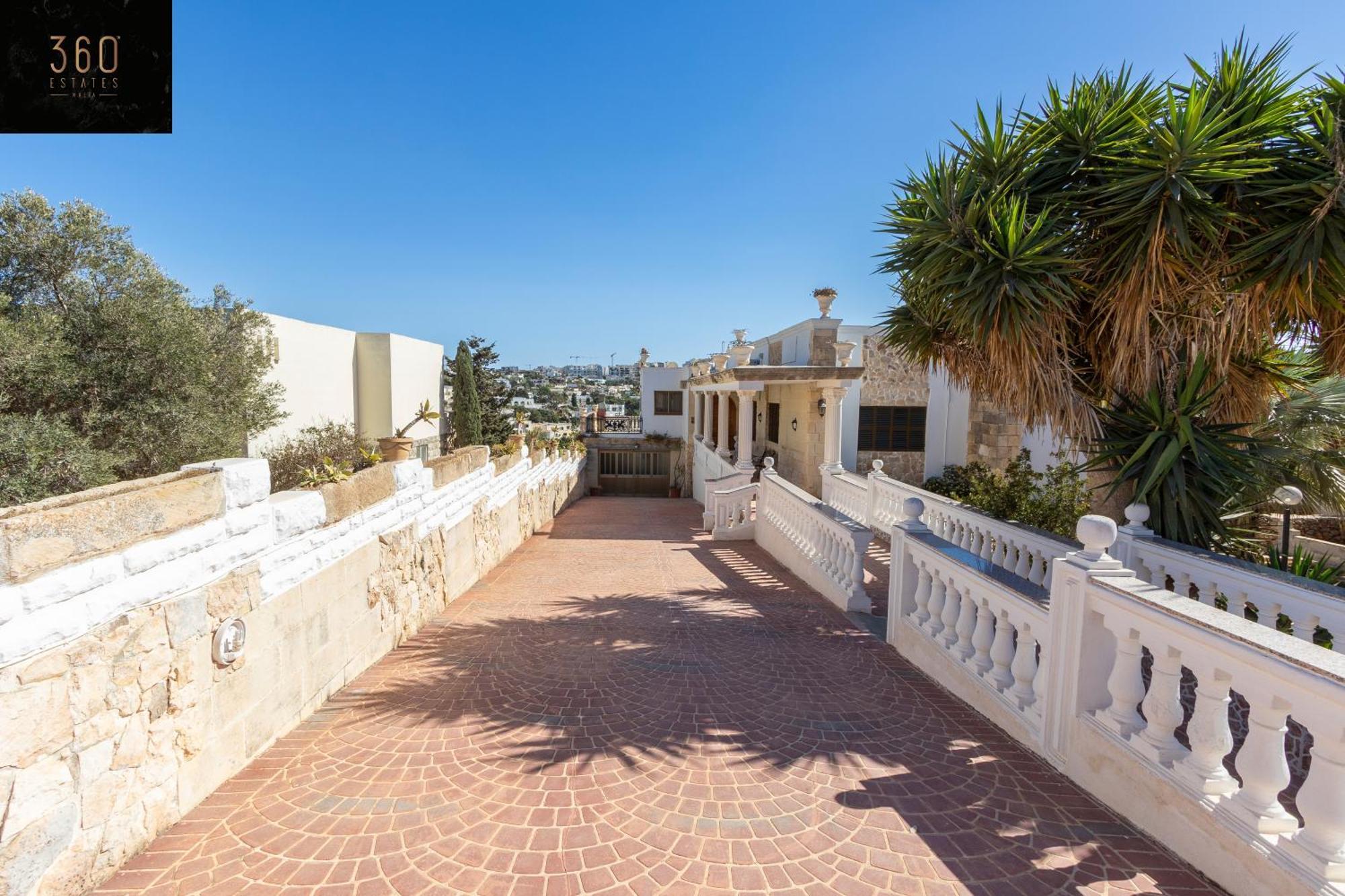 Massive Villa Pool Area With Views, Wifi With Bbq By 360 Estates Mellieħa Kültér fotó